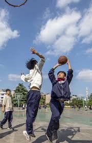 发起追分！亚当斯篮下暴扣&伊森底角三分球