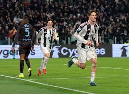 《决胜巅峰》官宣：首赛季全英雄全皮肤免费